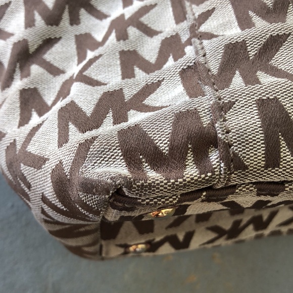 Michael Kors tote - Picture 4 of 7